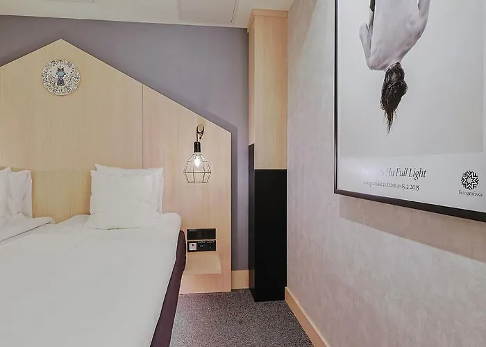 Hotel With Urban Deli
