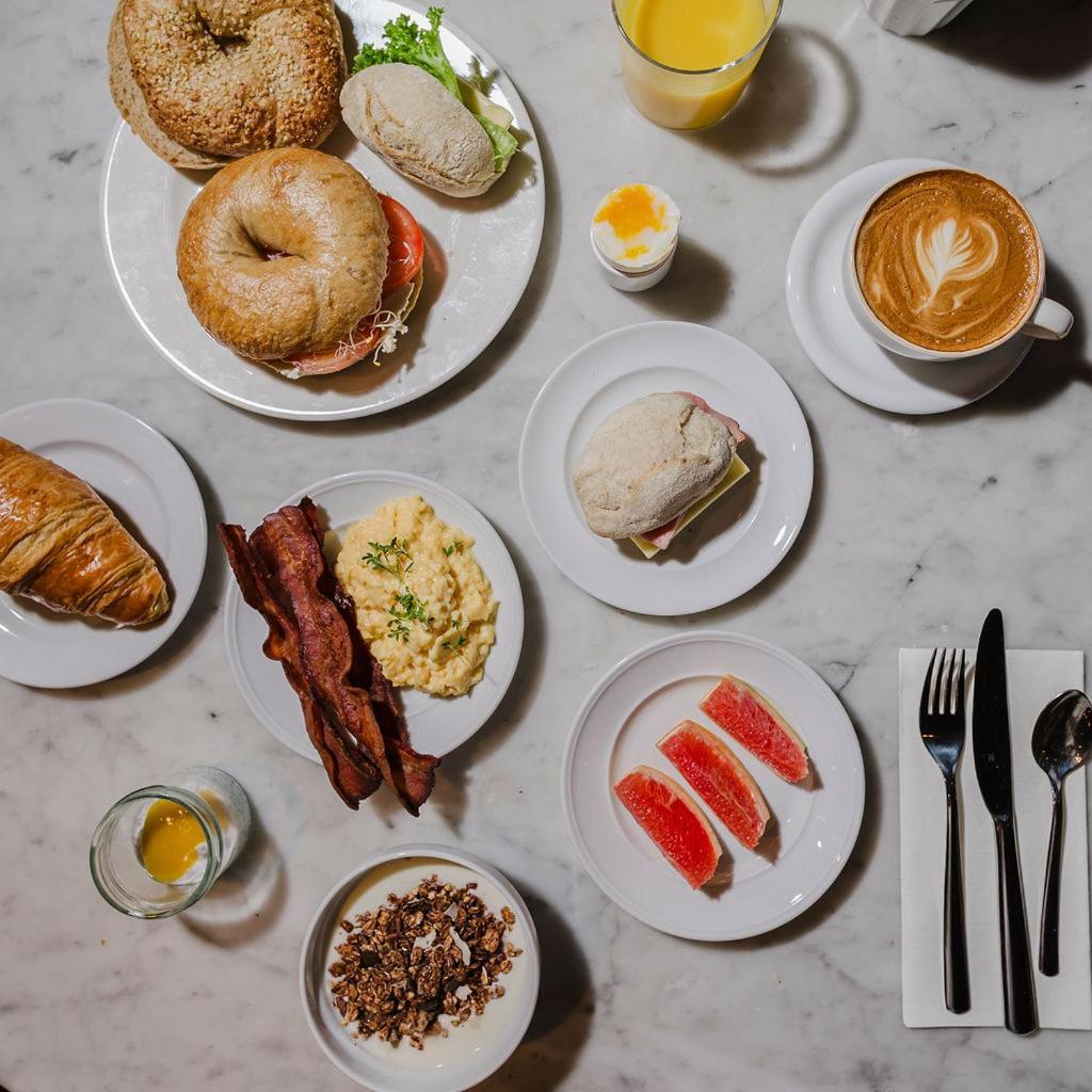 Hotelli With Urban Deli