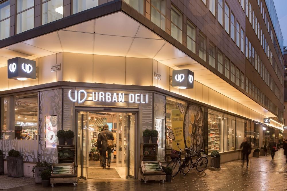 Hotelli With Urban Deli 4*