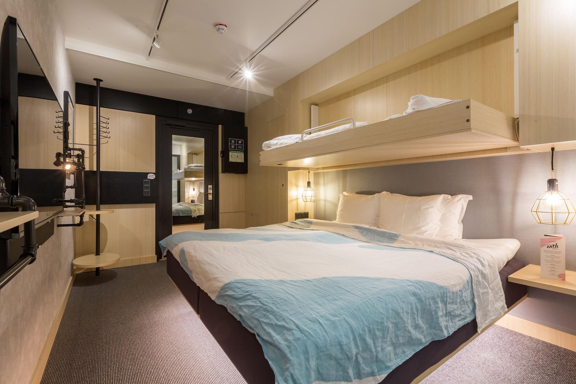 Hotel With Urban Deli 4*