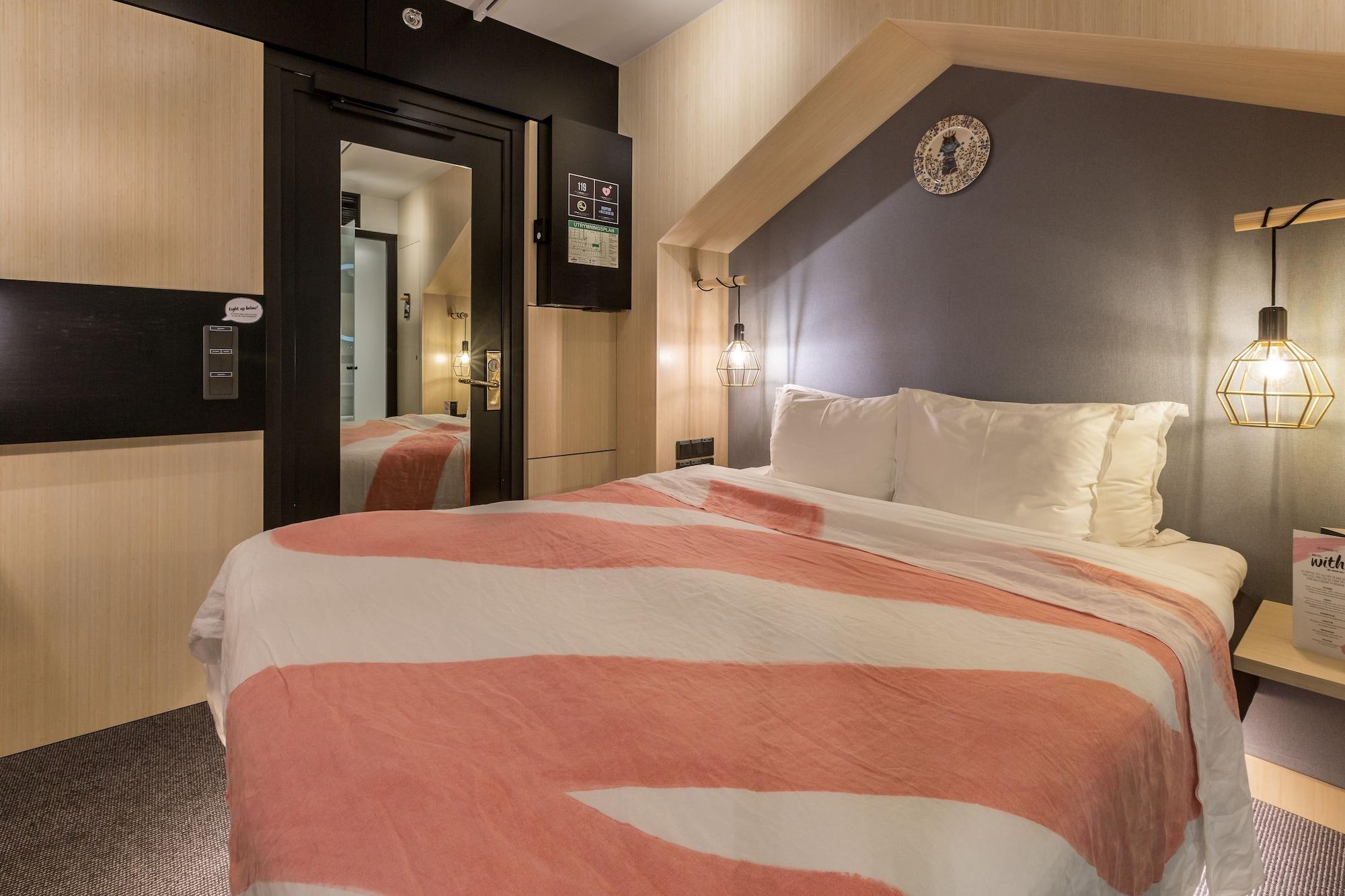 Hotel With Urban Deli 4*