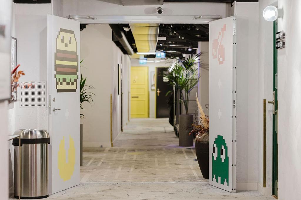 Hotel With Urban Deli 4*